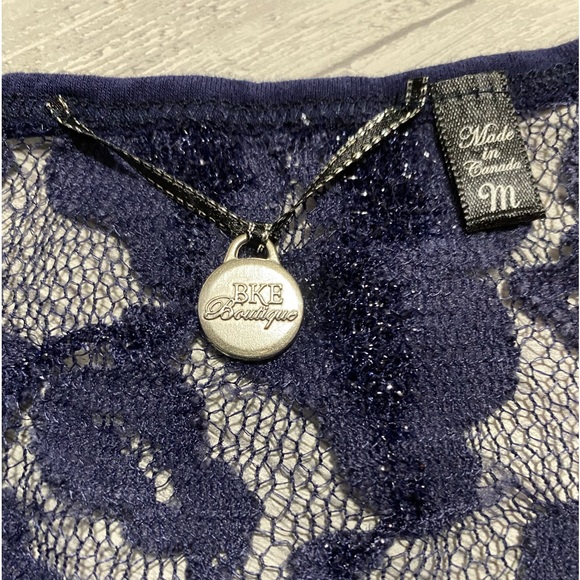 BKE BOUTIQUE BLUE TANK TOP SIZE M GREAT CONDITION ✨ - Picture 4 of 8